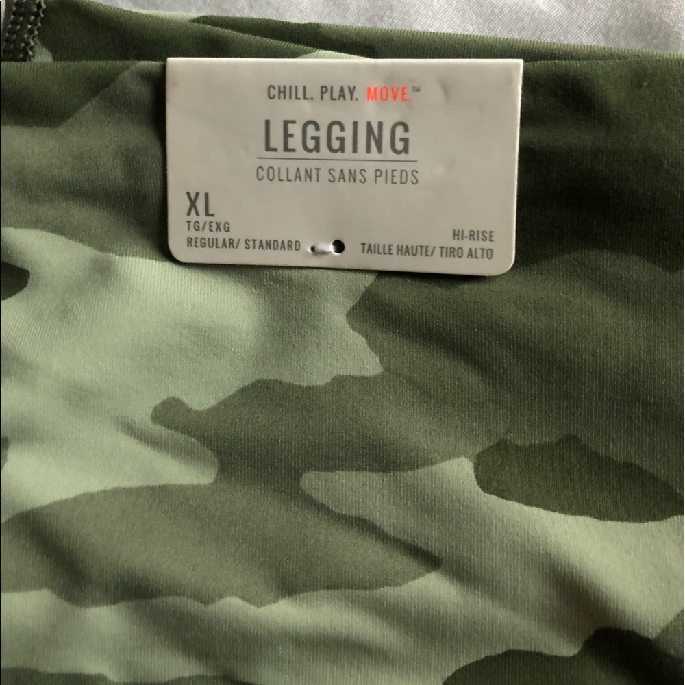 American Eagle camo leggings